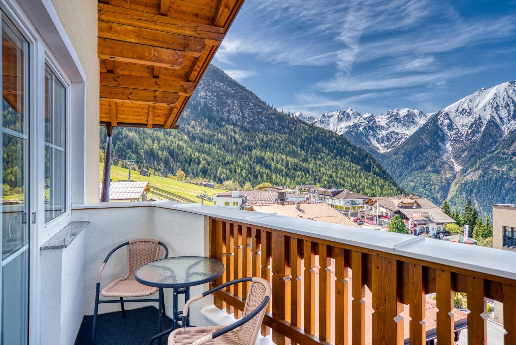 Hotel Alpen-Royal Йерценс Екстериор снимка