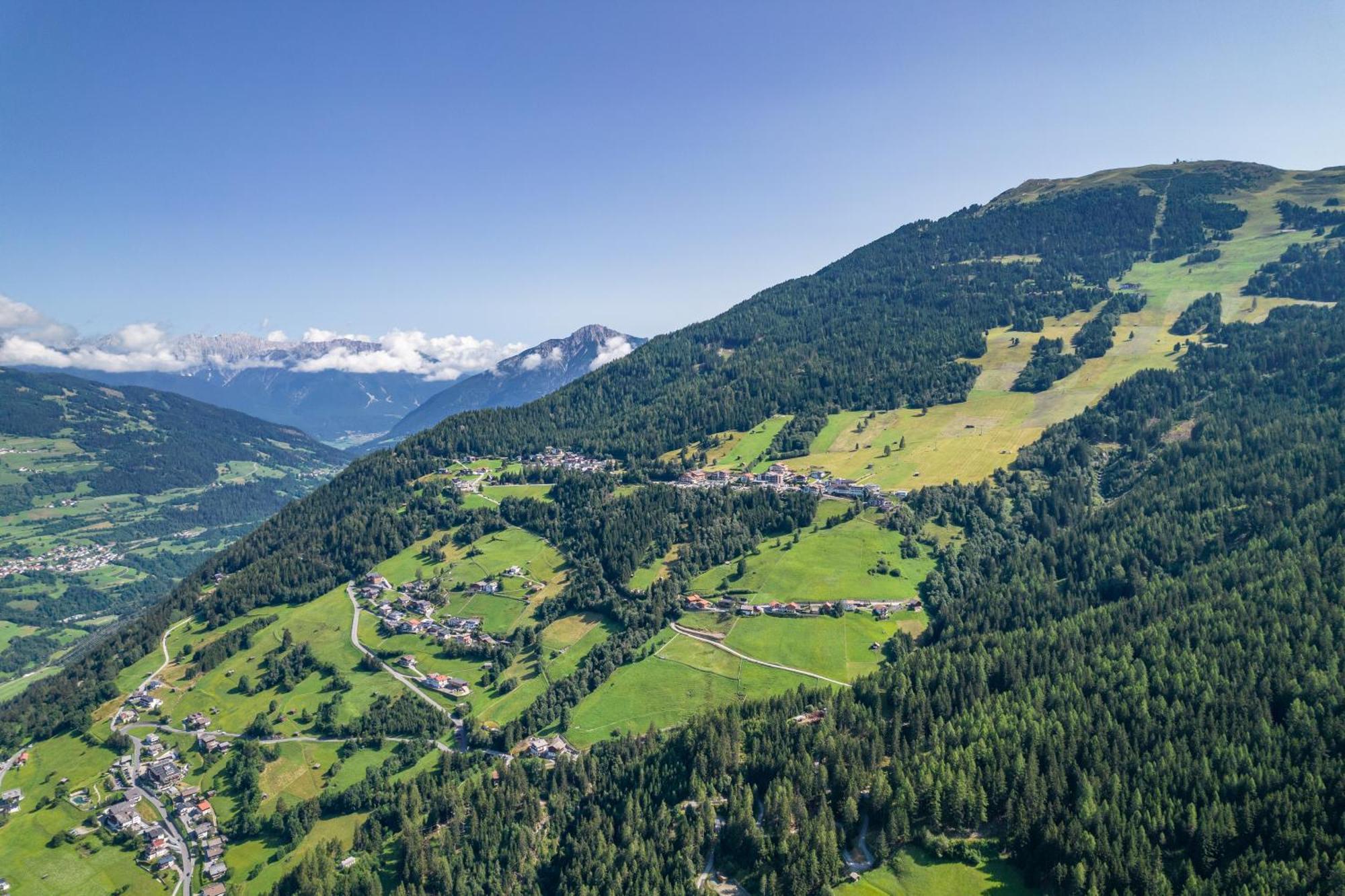 Hotel Alpen-Royal Йерценс Екстериор снимка