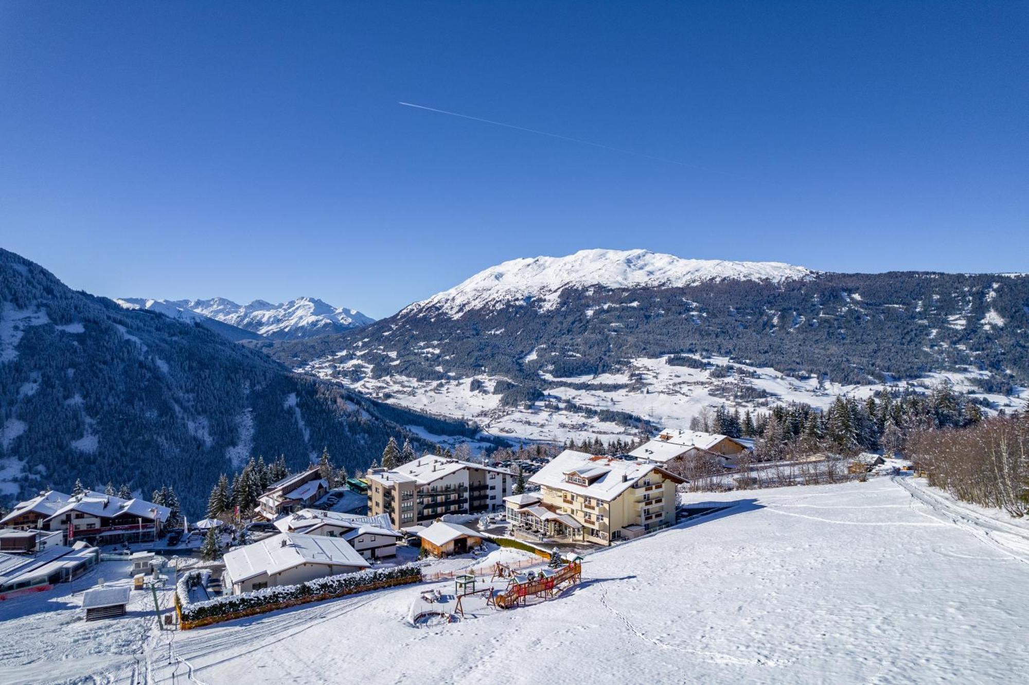 Hotel Alpen-Royal Йерценс Екстериор снимка