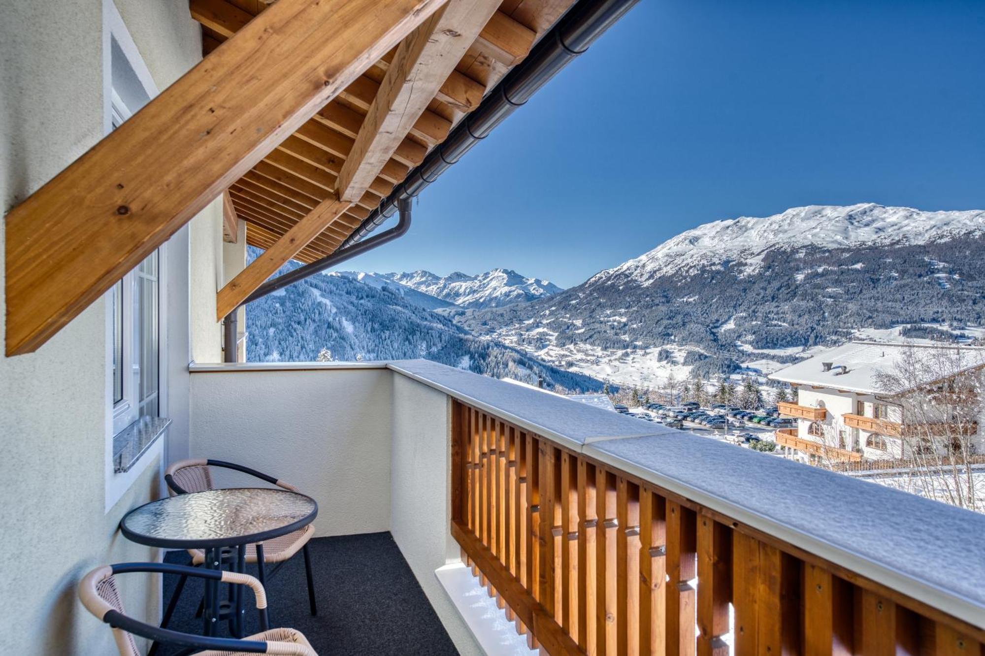 Hotel Alpen-Royal Йерценс Екстериор снимка